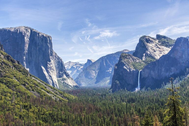 Kings canyon Image by Alex Olzheim from Pixabay