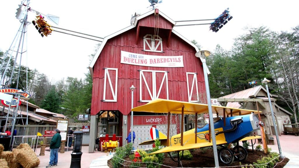 Barnstormer-at-Dollywood
