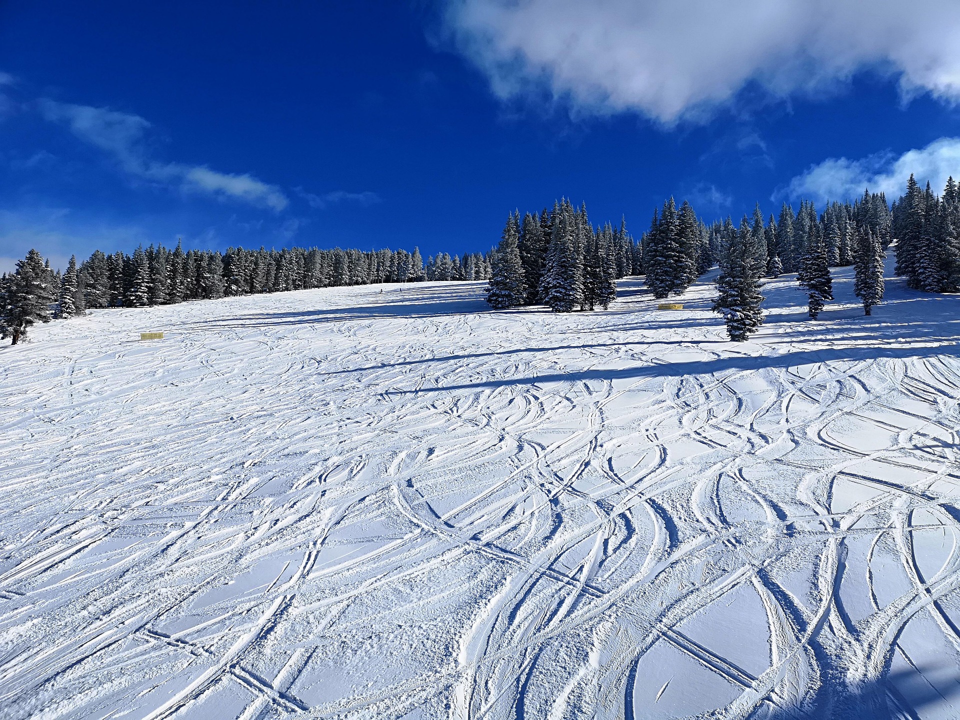 colorado ski resort Image by a VladoZga from a pixabay.com