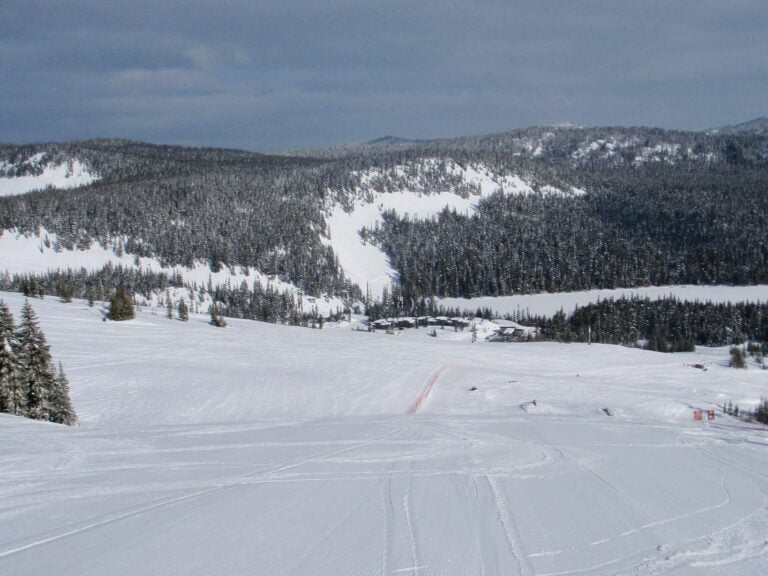 white pass photo by petercharbonnier