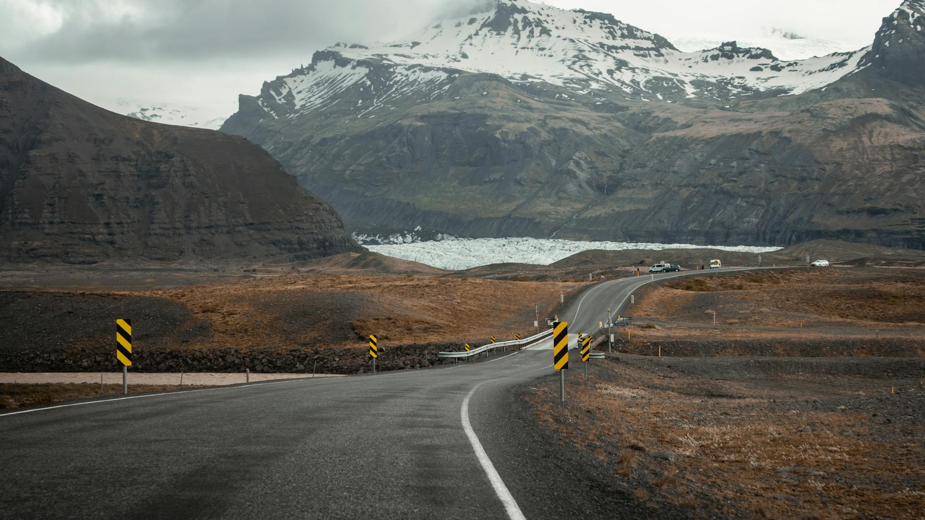 Winter highway driving conditions on I-77 West Virginia-photo-by-pexels