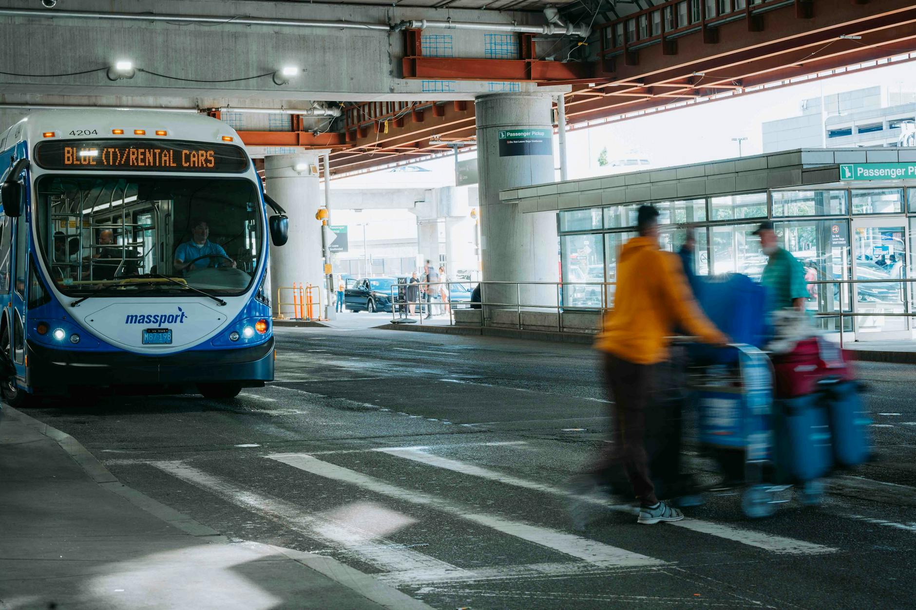 ski shuttle bus waiting for passengers-photo-by-pexels