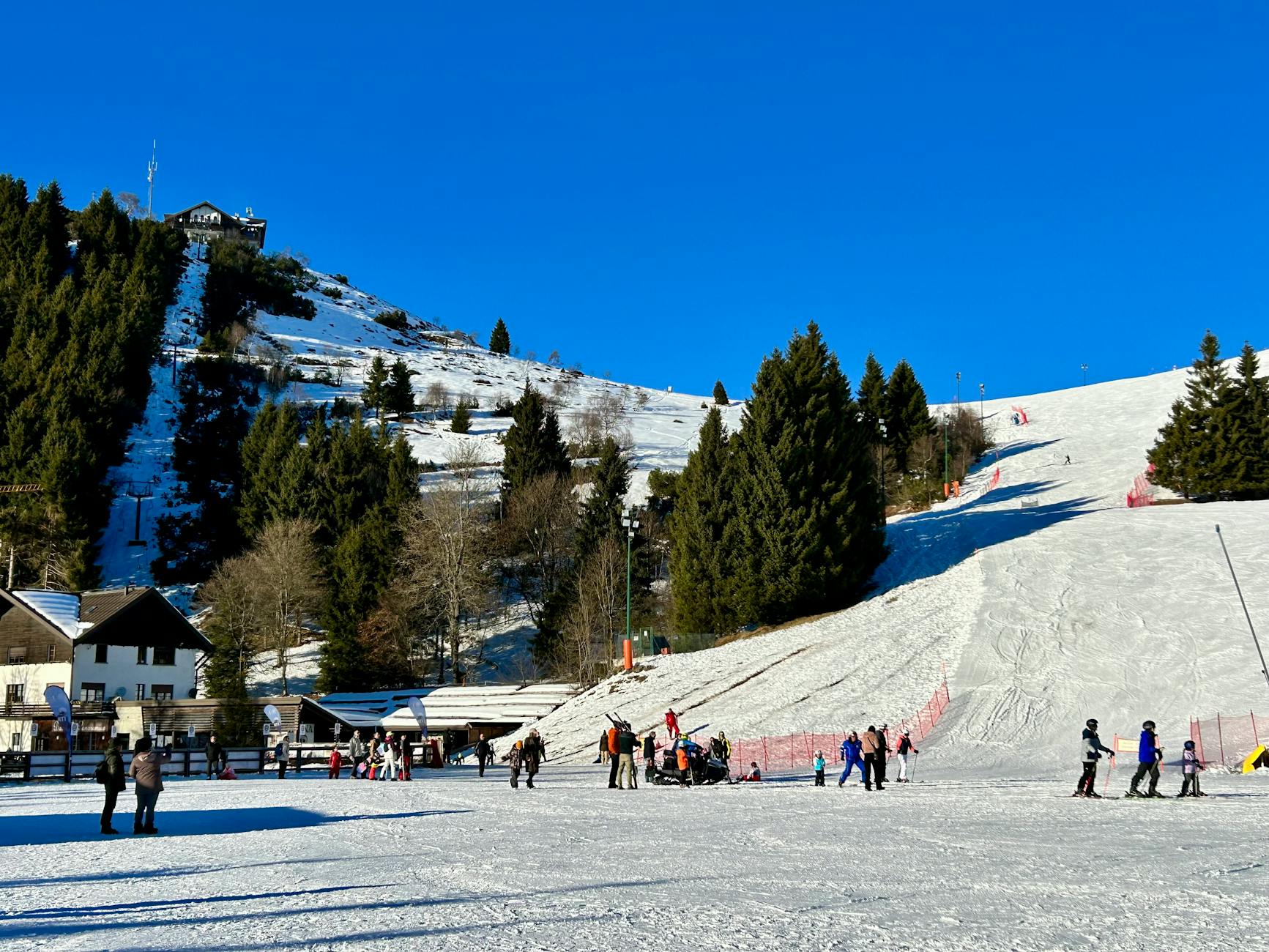 Beginner skiers on the gentle slopes of White Pine area-photo-by-pexels